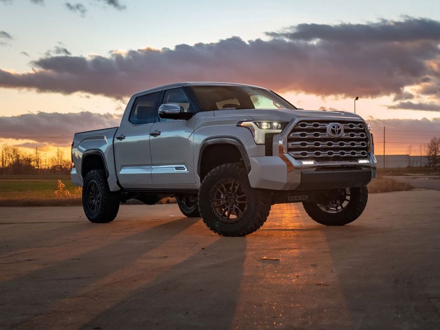 Rough Country 71230 6" 20222023 Toyota Tundra 2WD/4WD Lift Kit JackIt