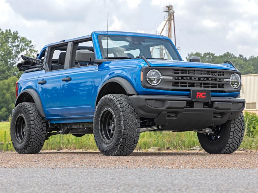 Rough Country 40400 2" 20212023 Ford Bronco 4WD Lift Kit JackIt