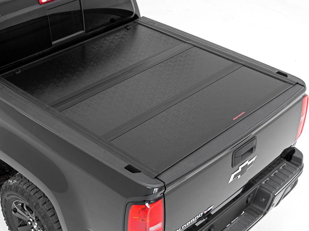 2015-2022 Chevy Colorado Hard Low Profile Tonneau Cover by Rough Country