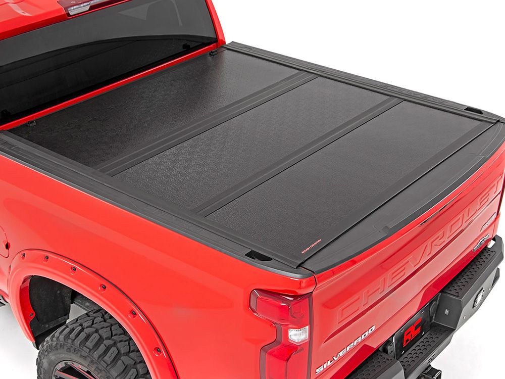 2019-2024 Chevy Silverado 1500 Hard Low Profile Tonneau Cover by Rough Country