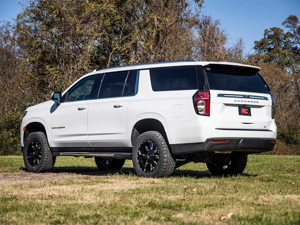 Rough Country 11400 3.5" 20212023 Chevy Suburban 1500 4WD Lift Kit w